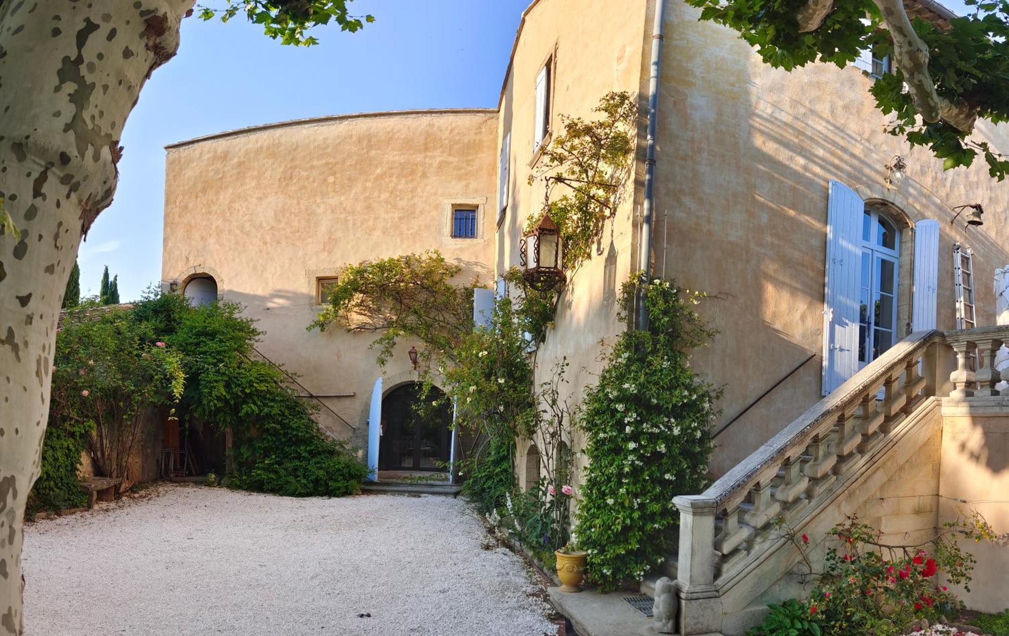 Bed and Breakfast Rue Du Chateau A Cabrieres D'Avignon Exterior foto