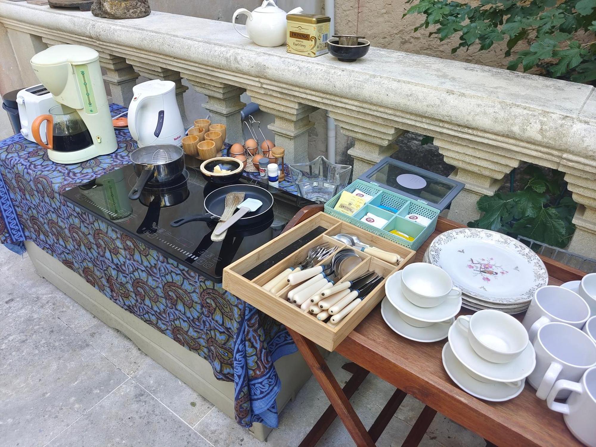 Bed and Breakfast Rue Du Chateau A Cabrieres D'Avignon Exterior foto
