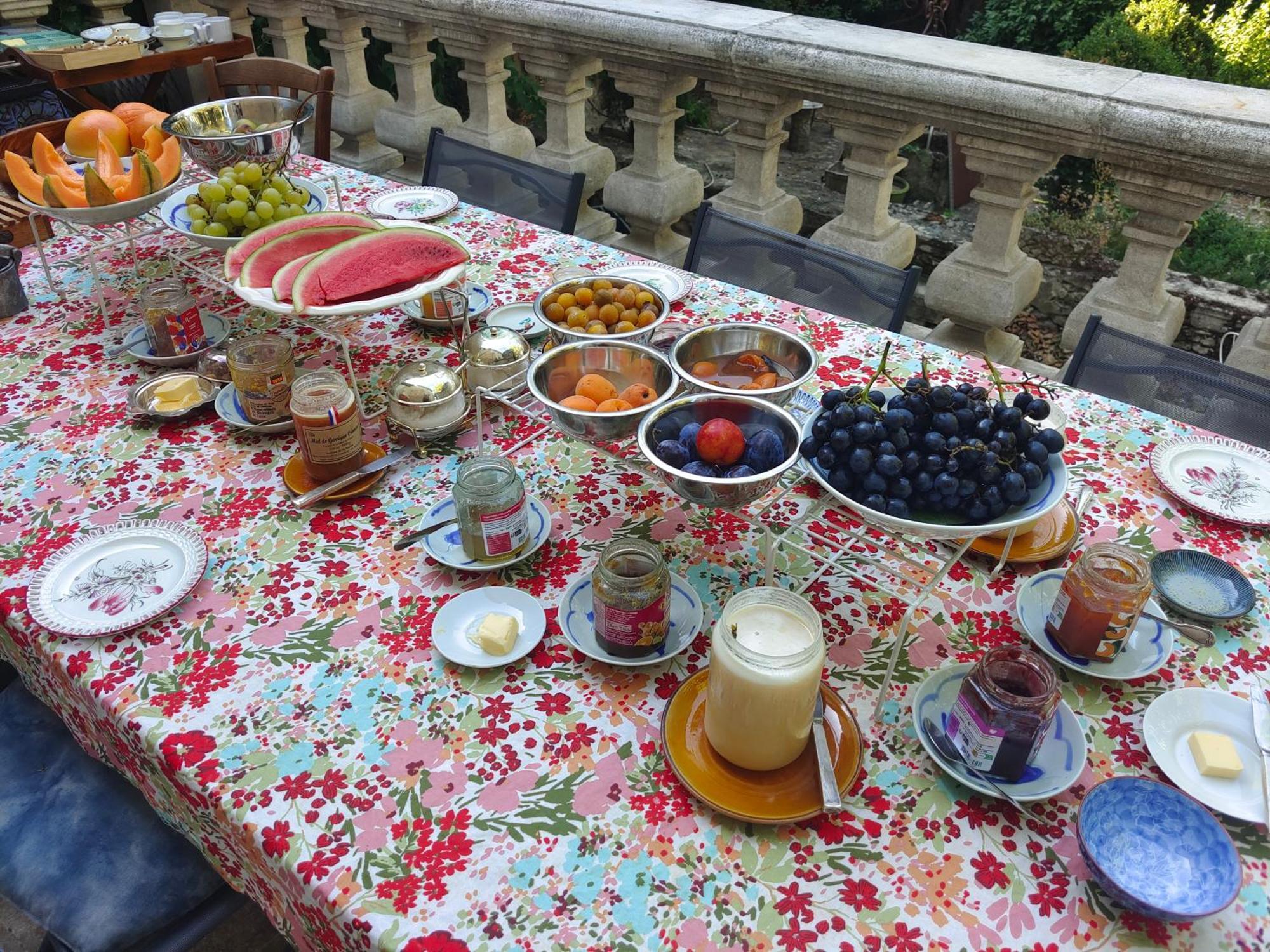 Bed and Breakfast Rue Du Chateau A Cabrieres D'Avignon Exterior foto