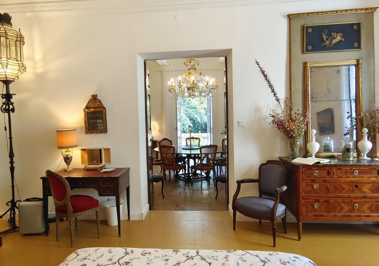 Bed and Breakfast Rue Du Chateau A Cabrieres D'Avignon Exterior foto