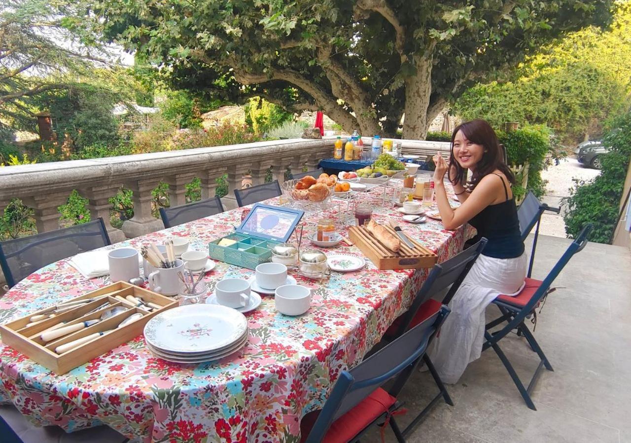 Bed and Breakfast Rue Du Chateau A Cabrieres D'Avignon Exterior foto