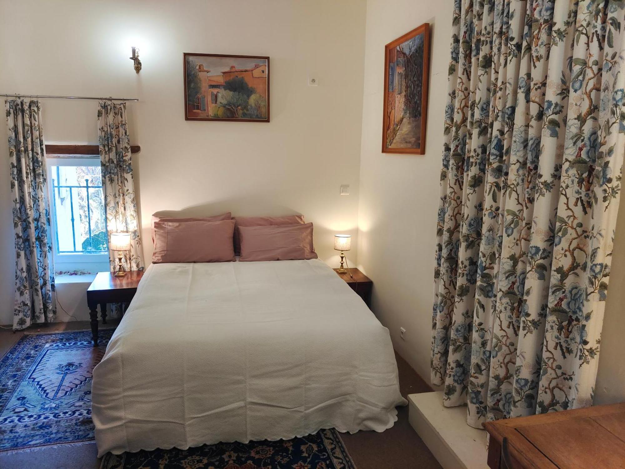 Bed and Breakfast Rue Du Chateau A Cabrieres D'Avignon Exterior foto