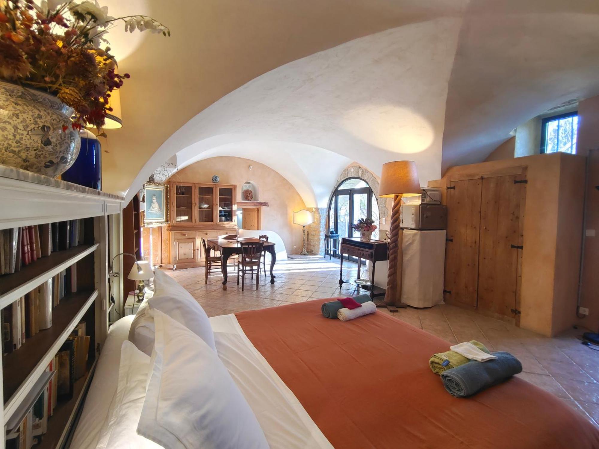 Bed and Breakfast Rue Du Chateau A Cabrieres D'Avignon Exterior foto