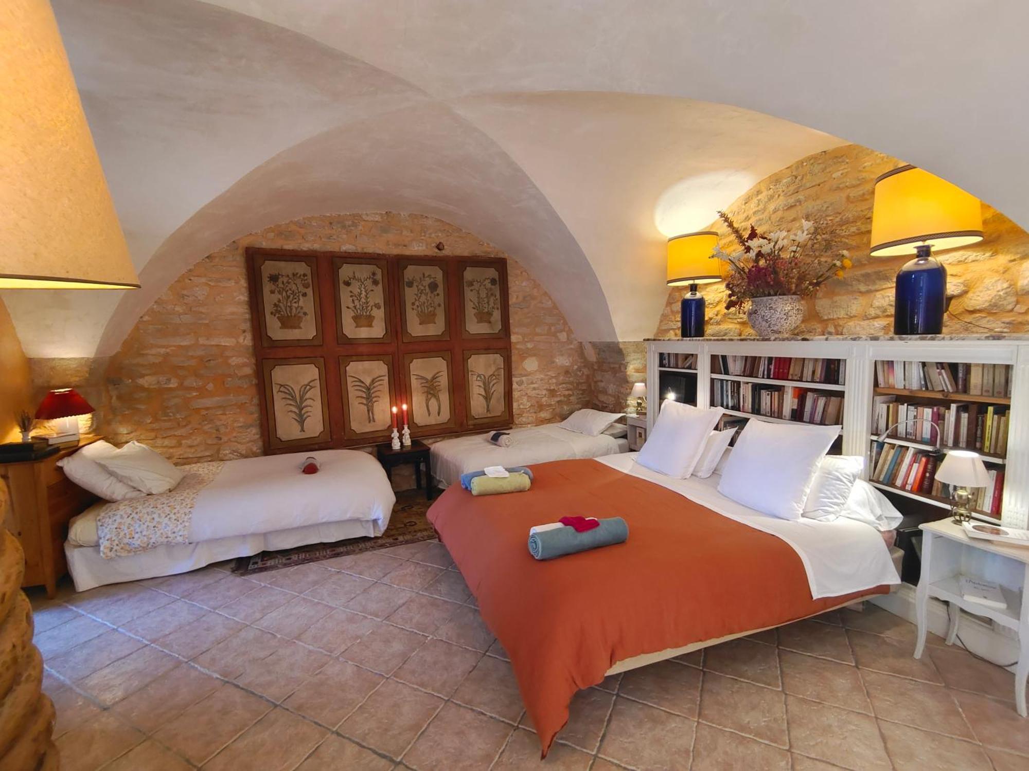 Bed and Breakfast Rue Du Chateau A Cabrieres D'Avignon Exterior foto