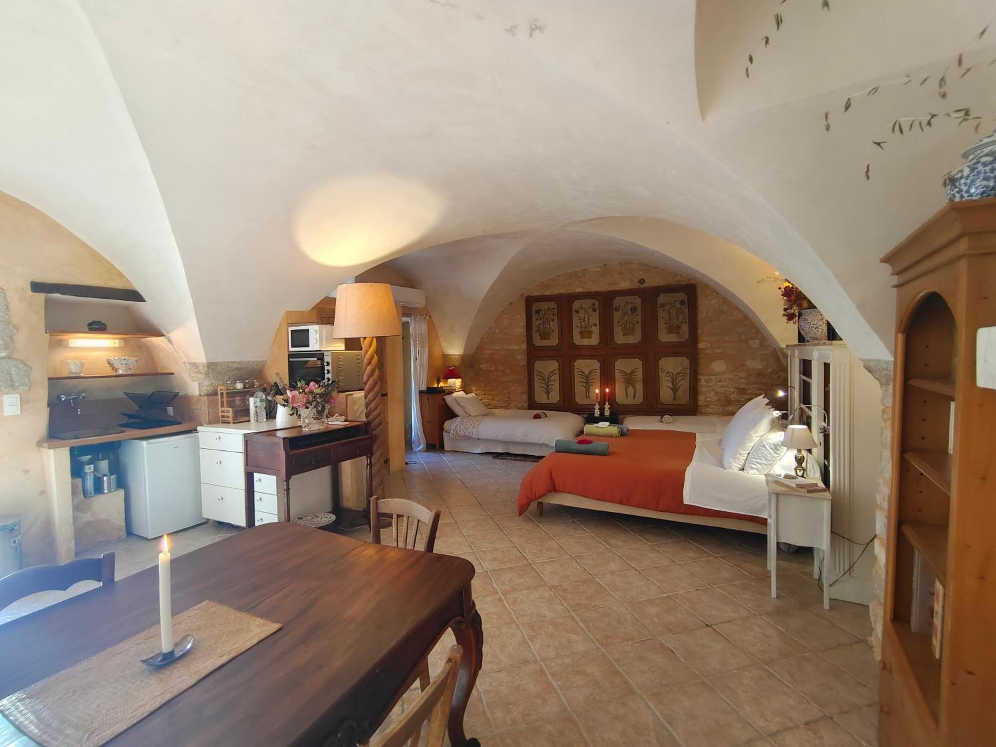 Bed and Breakfast Rue Du Chateau A Cabrieres D'Avignon Exterior foto