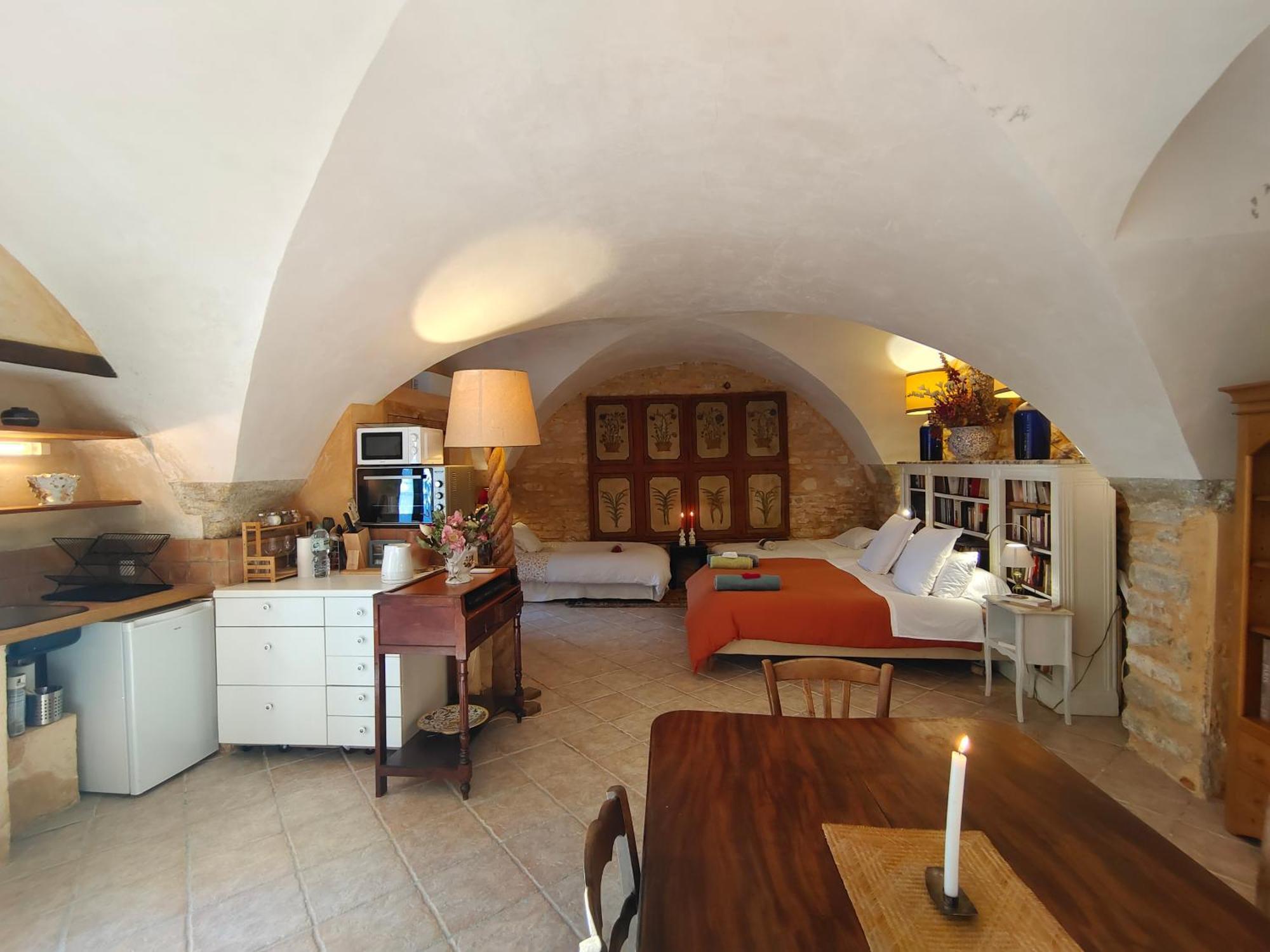 Bed and Breakfast Rue Du Chateau A Cabrieres D'Avignon Exterior foto